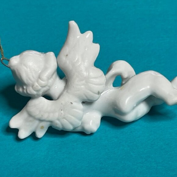 White Glazed Ceramic Cherub Angel Playing Mandolin Christmas Ornament 3.25" - Picture 14 of 15